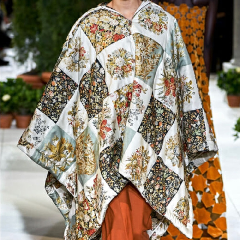 Oscar de la renta Quilted Poncho